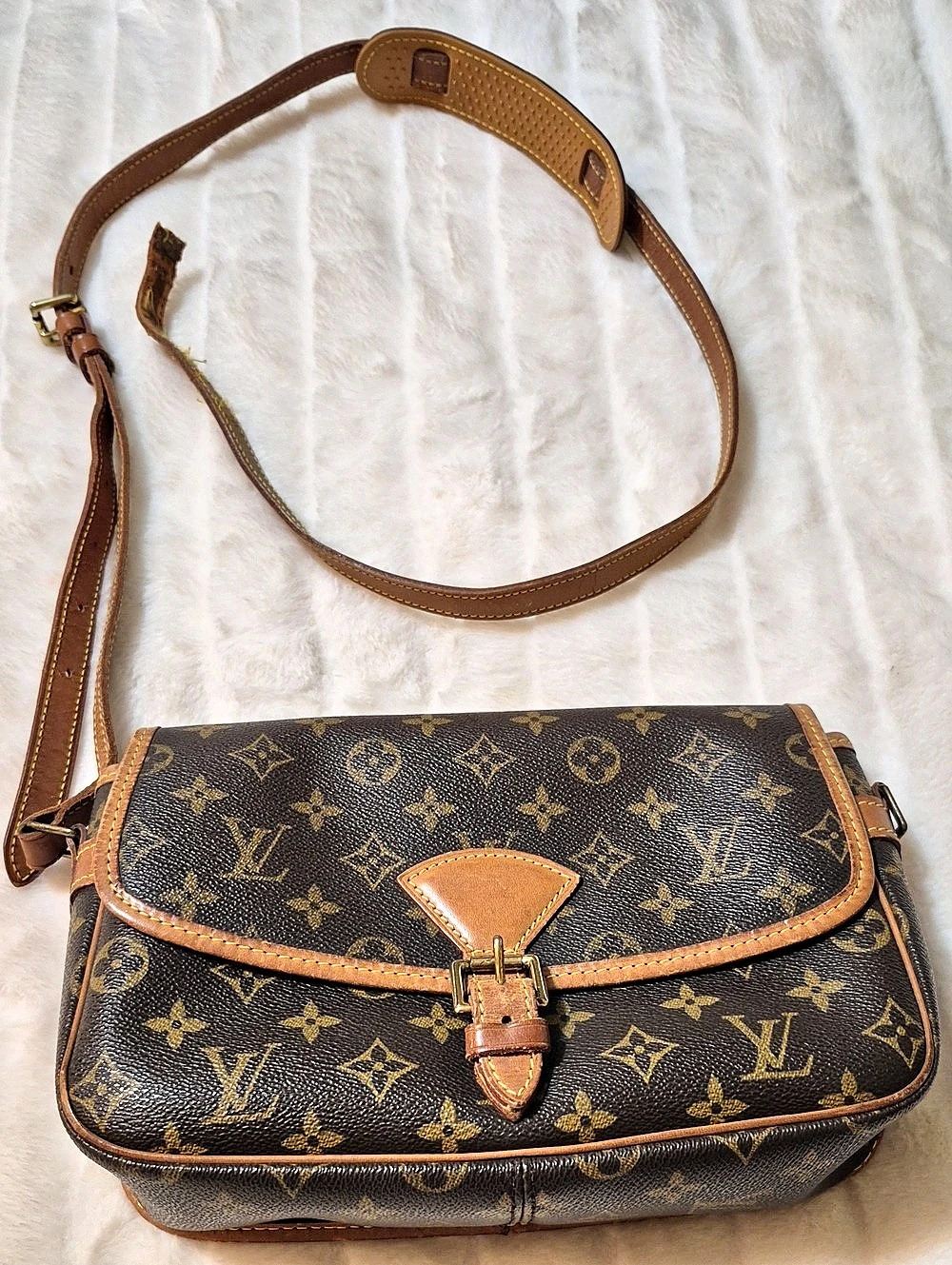 Louis Vuitton Saint Cloud GM Monogram Crossbody Bag in Brown NWT